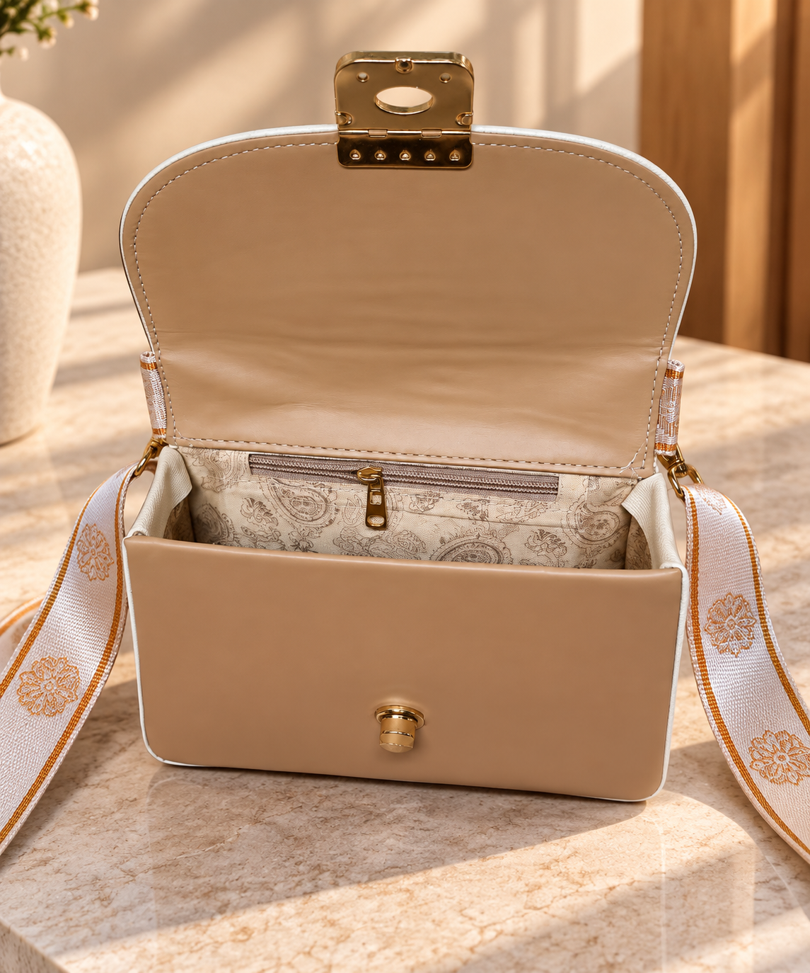 Reshiva Aesthetic Women’s Shoulder Handbag, Elegant PU Leather Tote with Chain Strap, Stylish Daily Use Purse for Office, College & Casual Outings – T-02