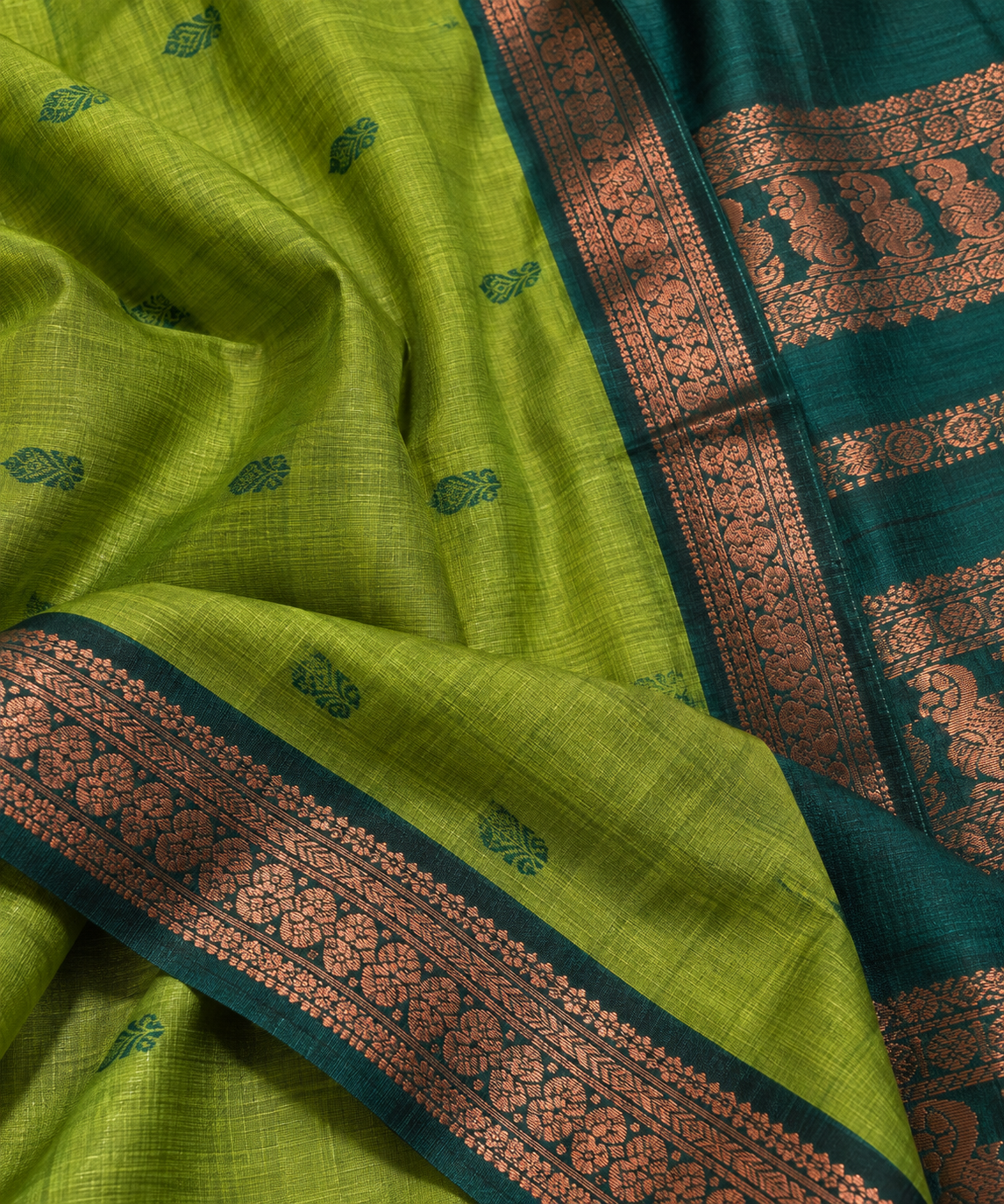Reshiva Women’s Gadwal Cotton Silk Saree | Parrot Green & Bottle Green Contrast | Floral Buti Design | Golden Zari Border & Broad Zari Pallu | With Unstitched Blouse